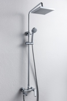 Душевая колонна со смесителем для ванны и душа Bravat Opal F6125183CP-A-RUS